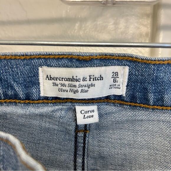 Abercrombie Curve Love 90s Slim Straight Ultra High Rise Jeans Size 28 - Picture 3 of 7